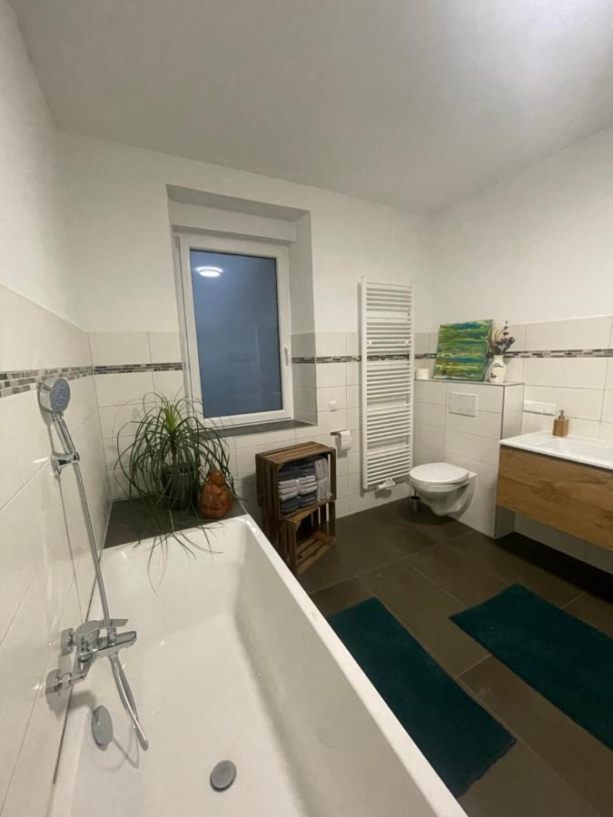 Mayen, Baeckerstr, Privatzimmer Nr1, Innenstadt, Naehe Nuerburgring & Burg Eltz, Gemeinschaftsbad Exterior foto